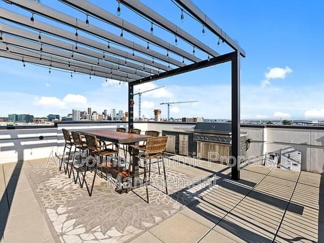 Building Photo - 2729 W 28th Ave