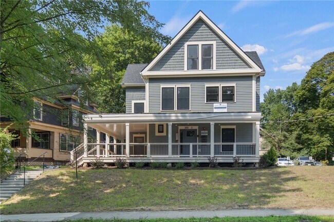 Primary Photo - 200 Highland Ave