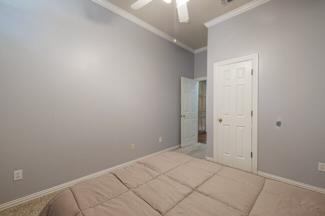 Building Photo - Furnished and For Lease