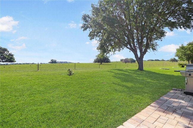 Building Photo - 20846 Queen Alexandra Dr