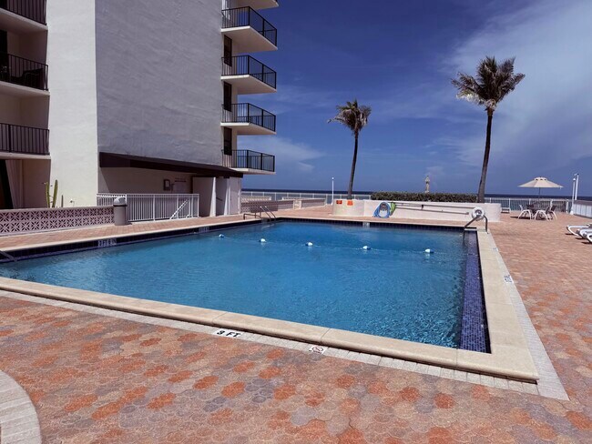 Building Photo - 3460 S Ocean Blvd