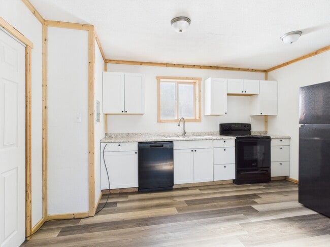 Building Photo - 2881 Elvira Ave