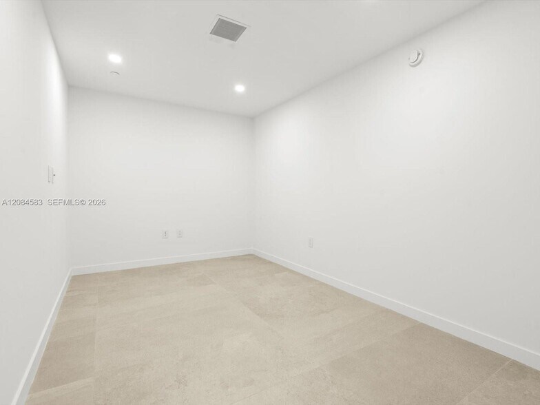 Building Photo - 2200 Brickell Ave