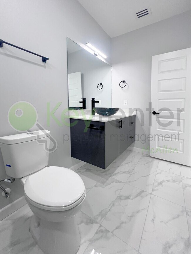 Building Photo - 1st month FREE! 3b/2bath Apartment in Edinburg-Don't Miss Out!