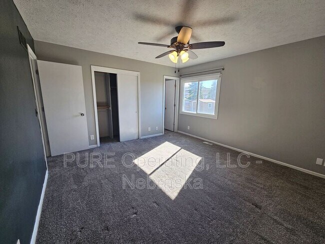 Building Photo - 8303 Vernon Ave