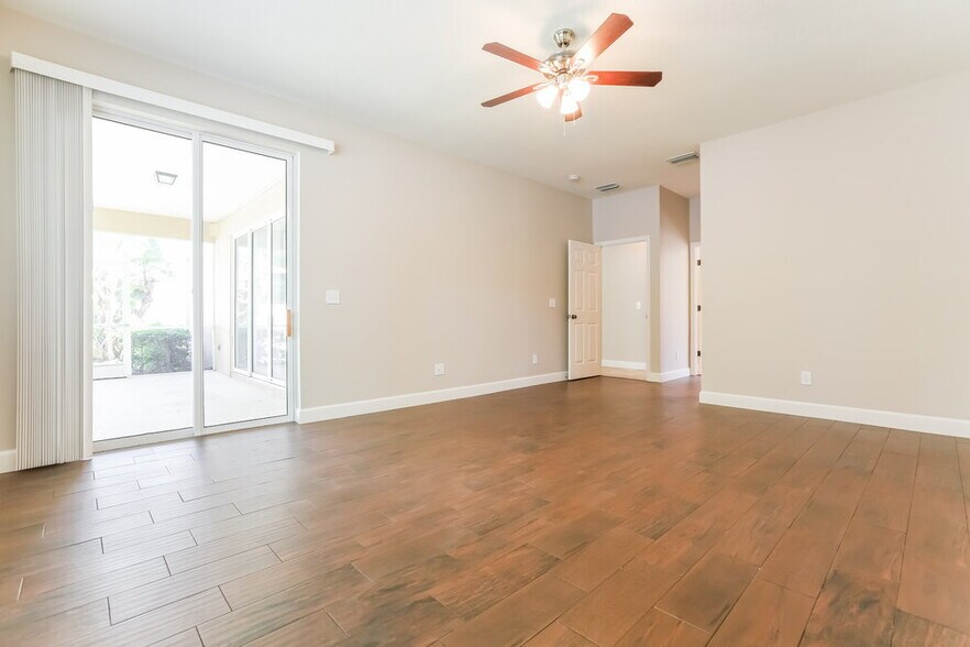 Building Photo - 6126 39th Ct E