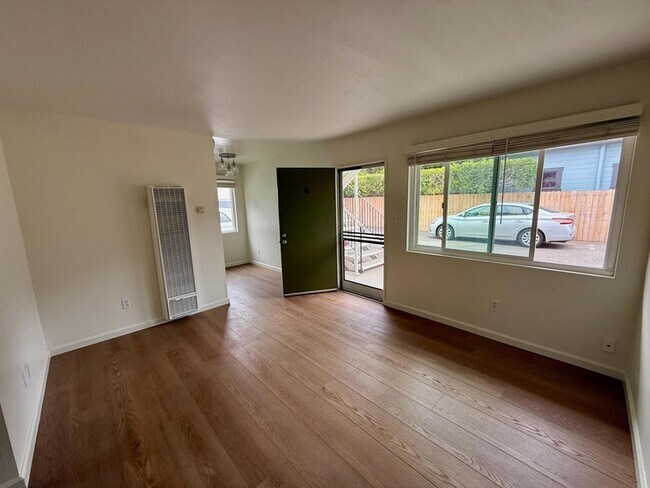 Building Photo - 1808 Castillo St