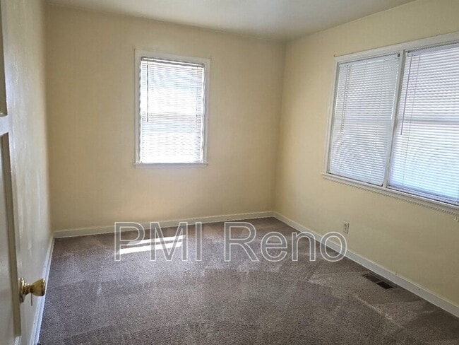 Building Photo - 1340 N Sierra St