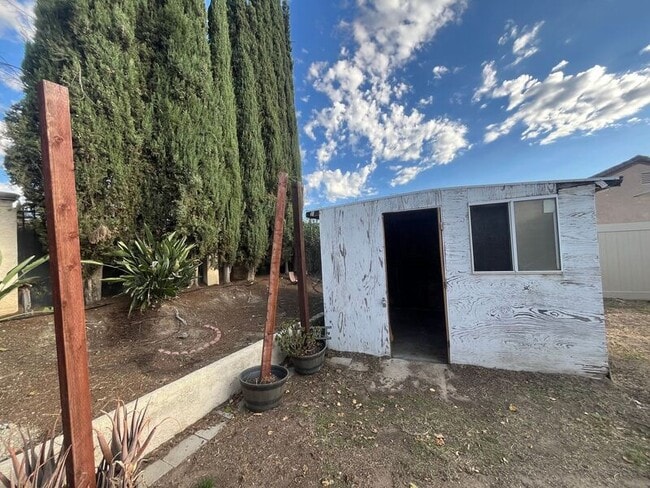 Building Photo - 39510 Sunrose Dr