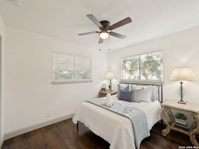 Building Photo - 9526 Mider Dr