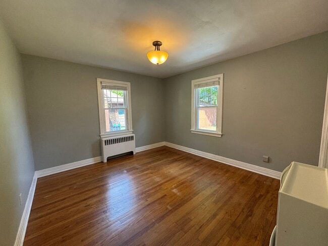 Building Photo - Adorable Single Family Home In Southeast P...