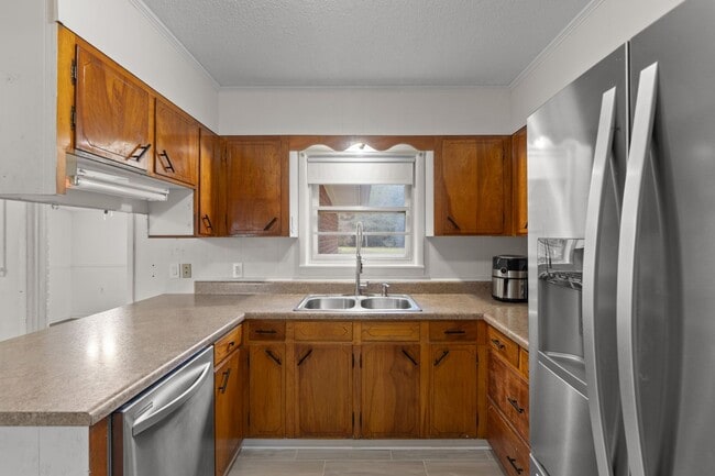 Building Photo - 3 bedrooms 2 bathroom