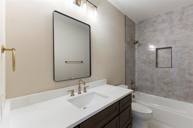 Building Photo - 2370 Usman Dr