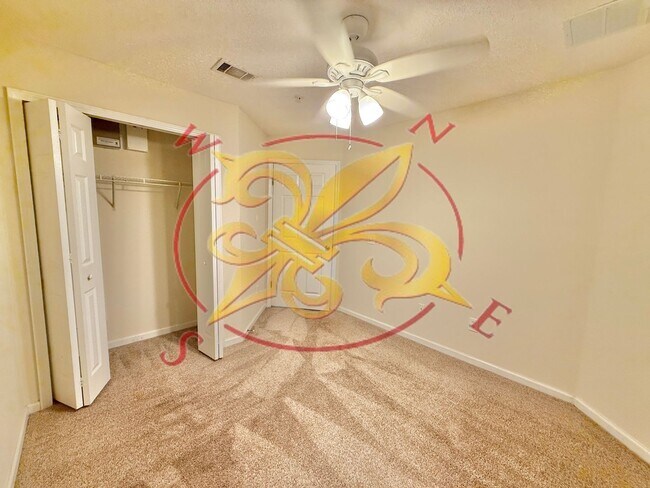 Building Photo - *MOVE-IN SPECIAL* Willow Ridge Upstairs 2/...