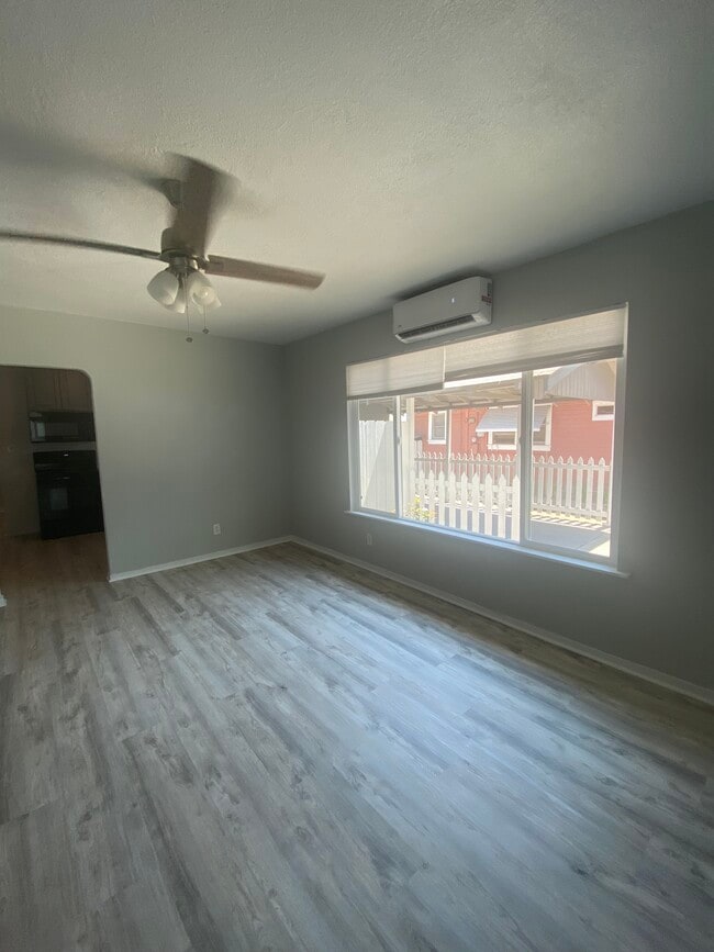 Building Photo - 1136 J St