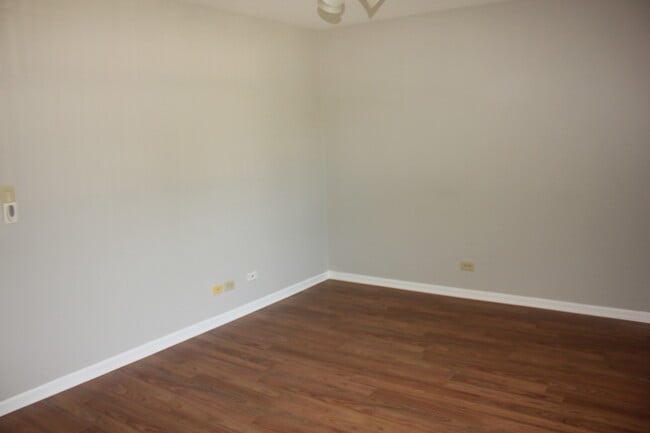 Building Photo - 410 Ashwood Ct