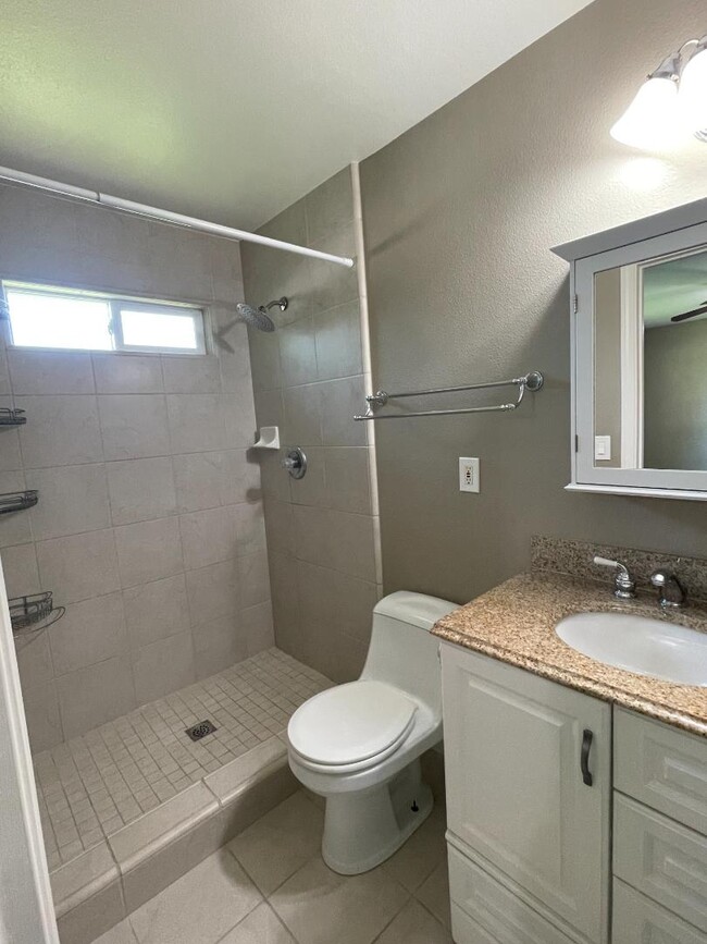 Building Photo - 1570 Camille Ct