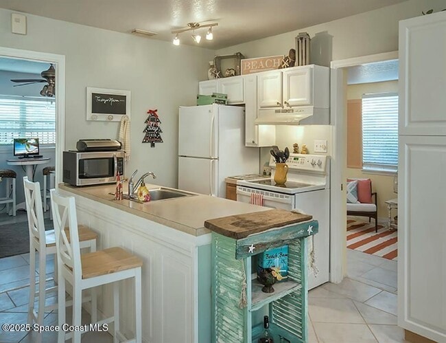 Building Photo - 1550 4th Ave