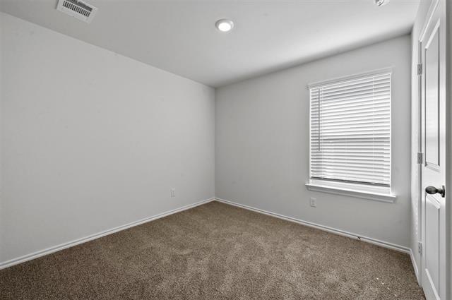 Building Photo - 623 Linden Rd