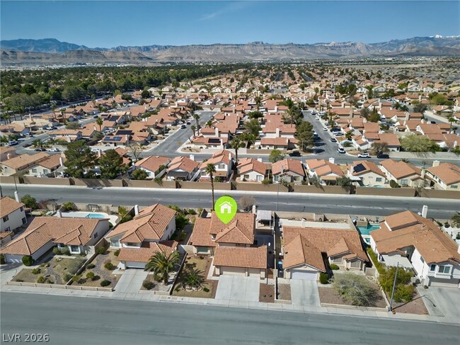 Building Photo - 4835 Illustrious St