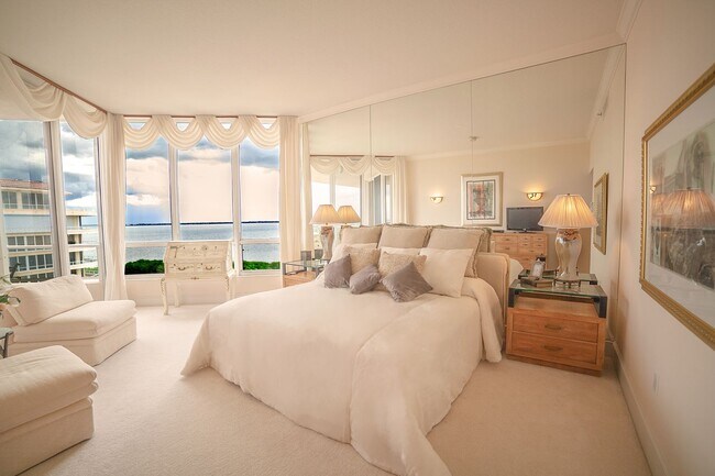 Building Photo - Luxury Seasonal or Annual Rental in the Prestigious Grand Bay Community – Longboat Key