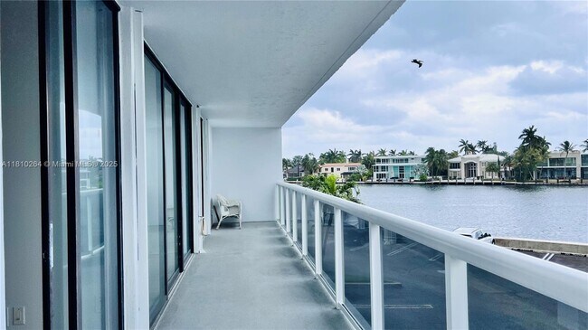 Building Photo - 20515 E Country Club Dr