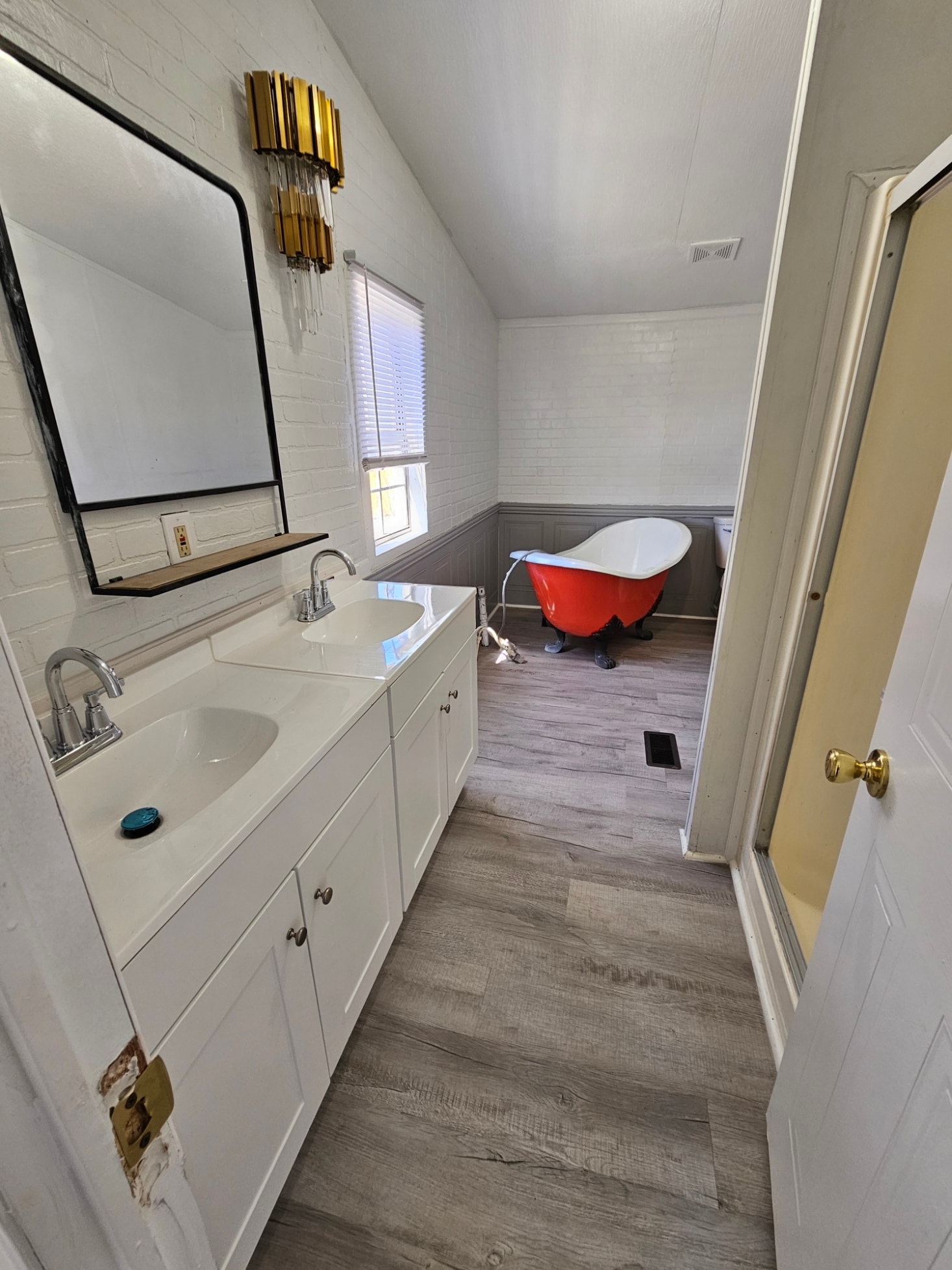 Master Bathroom - 16471 Pisces Rd