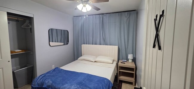 Building Photo - 624 S Vaughn Ave