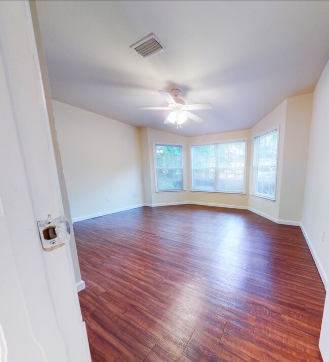 Building Photo - 1904 Karen Ln