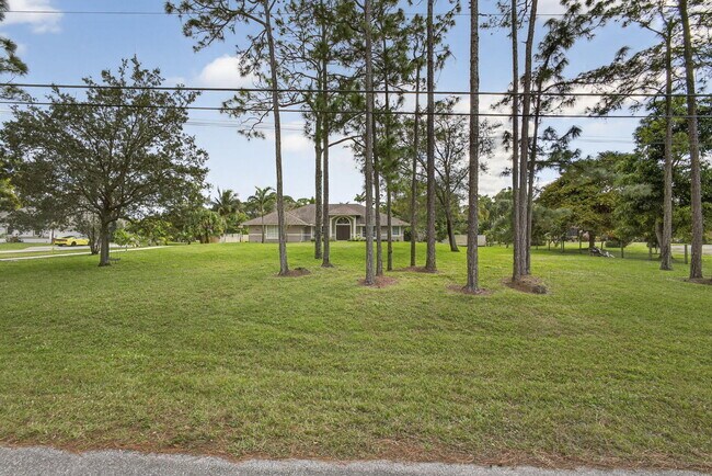 Building Photo - 11646 63rd Ln N