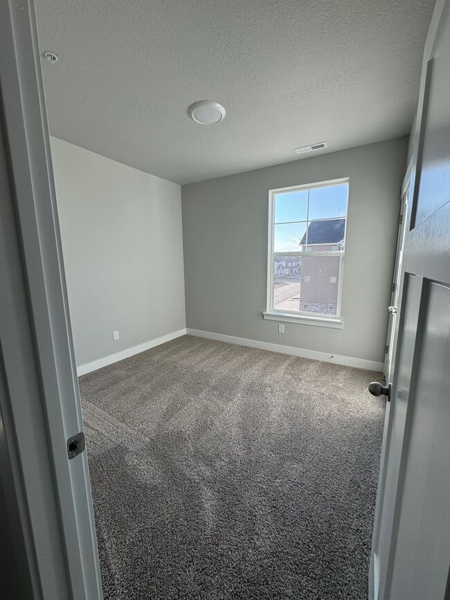 Building Photo - Brand New Condo in the Lehi Exchange Commu...