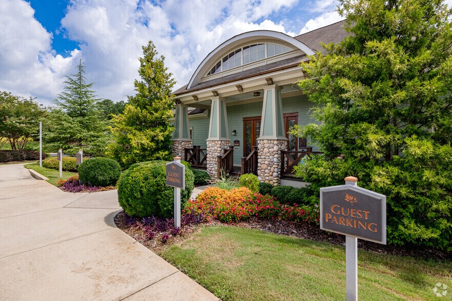 Primary Photo - Avonlea Square