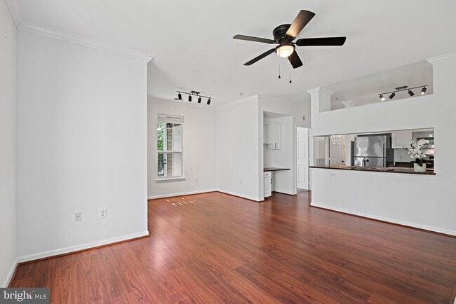 Building Photo - 12921 Centre Park Cir