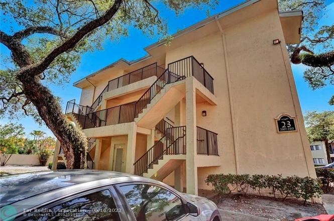 Building Photo - 2445 SW 18th Terrace