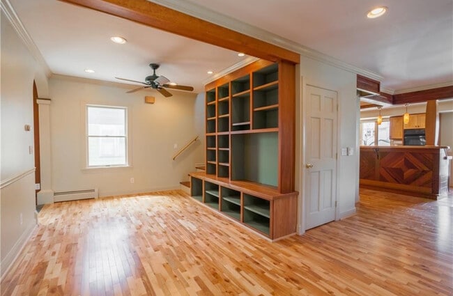 Building Photo - 156 Breezeway Dr