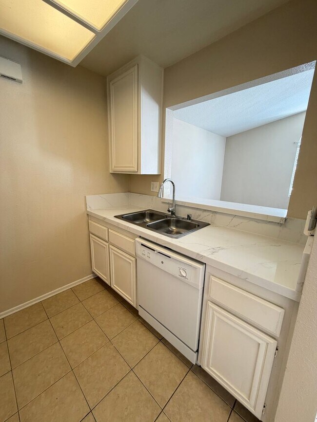Building Photo - 79 Gaviota