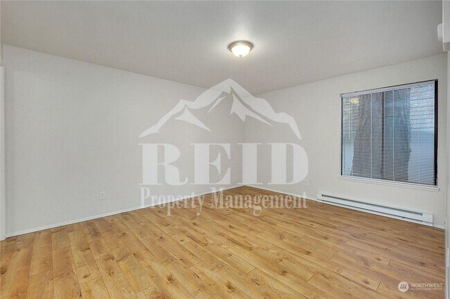 Building Photo - Wedge4410(1-4)