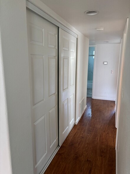 Building Photo - 6031 Bourbon Dr