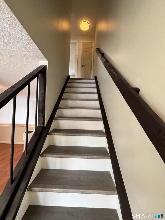 Building Photo - 11 King Arthur Dr