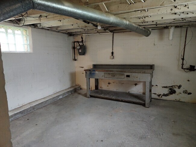 Building Photo - 145 21st St NW