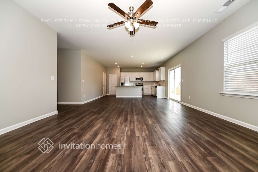 Building Photo - 800 Gelderland Dr