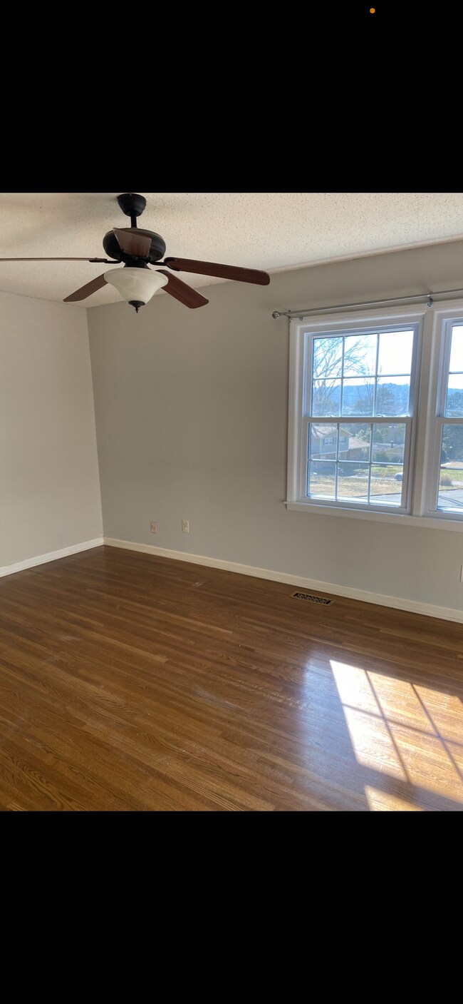 Building Photo - 8002 Greenwillow Ct SE