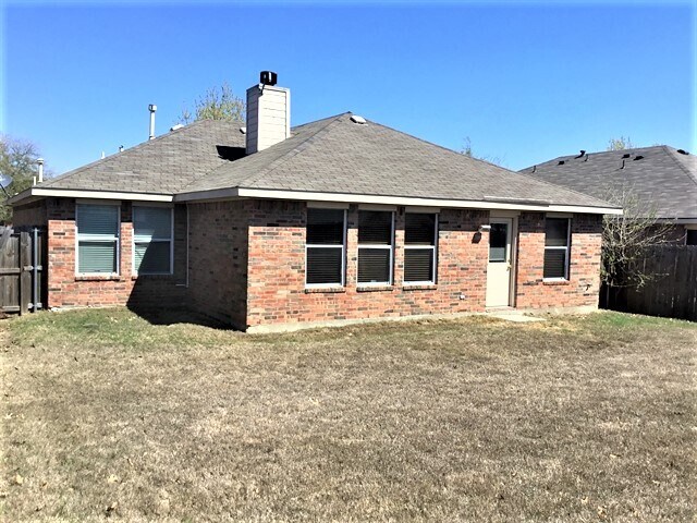 Building Photo - 1950 Tawakani Ln