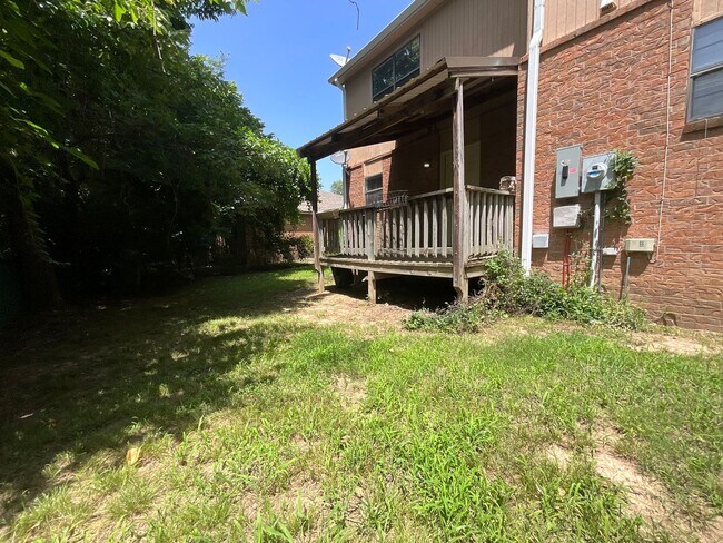 Building Photo - 1511 N Bernice Dr