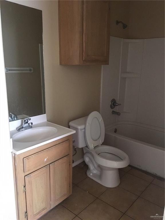 Building Photo - 27 Lilia Dr