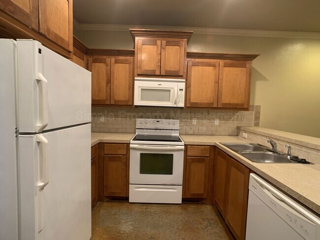 Building Photo - 14870 Gilbert St