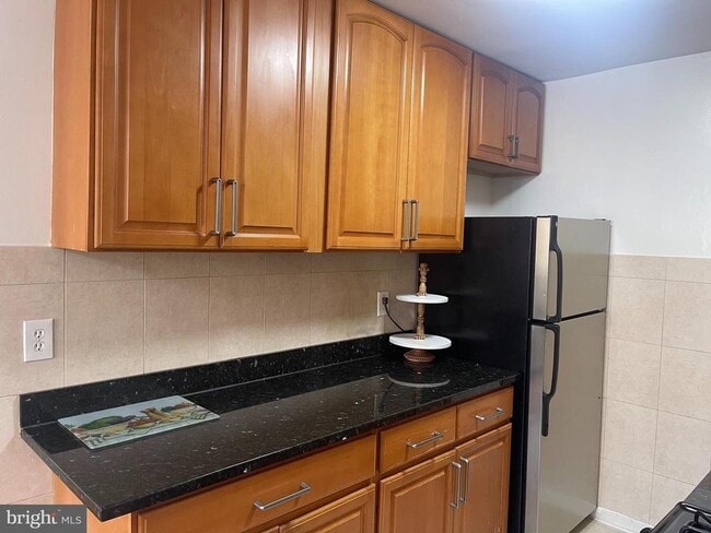 Building Photo - 1200 S Arlington Ridge Rd