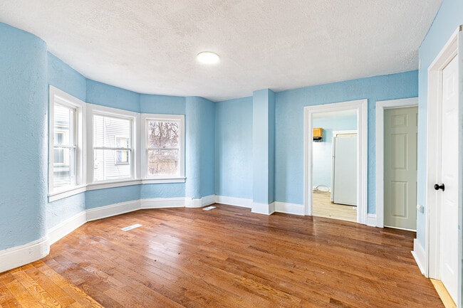 Building Photo - 83 Ridgeway Ave