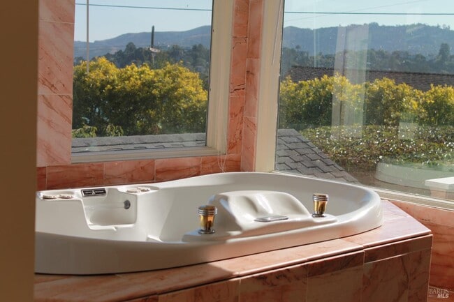 Building Photo - 230 Diviso St