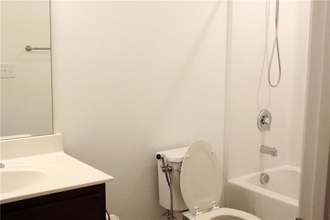 Building Photo - 5920 Osgood Pl